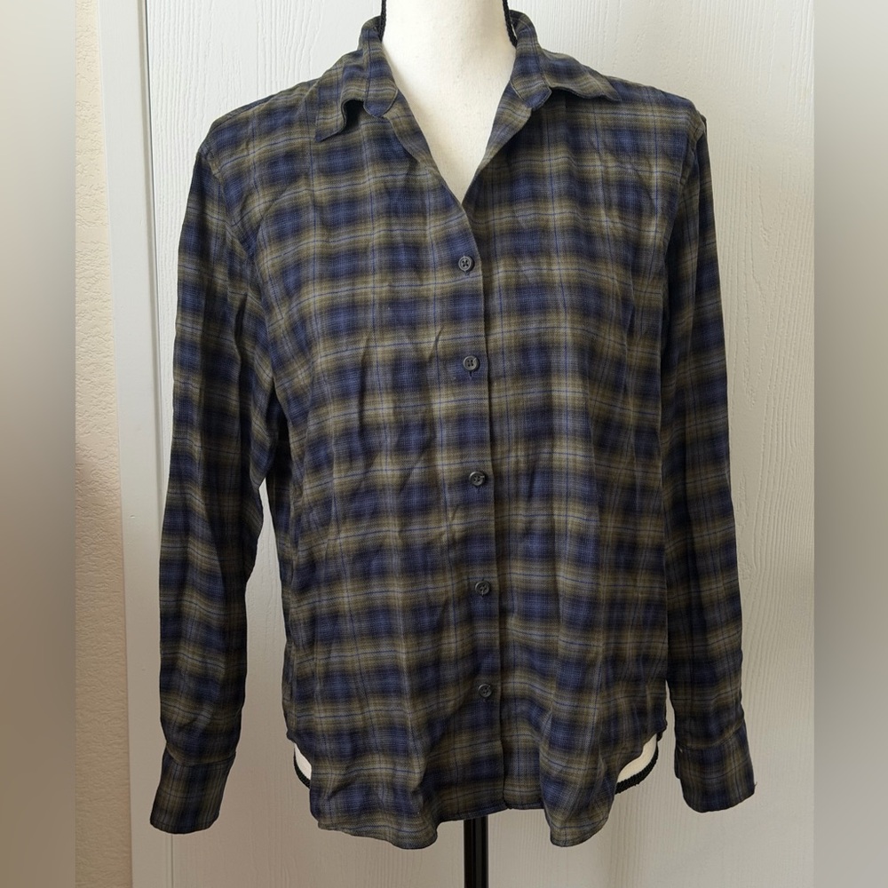 Uniqlo Plaid Flannel Button Up Shirt